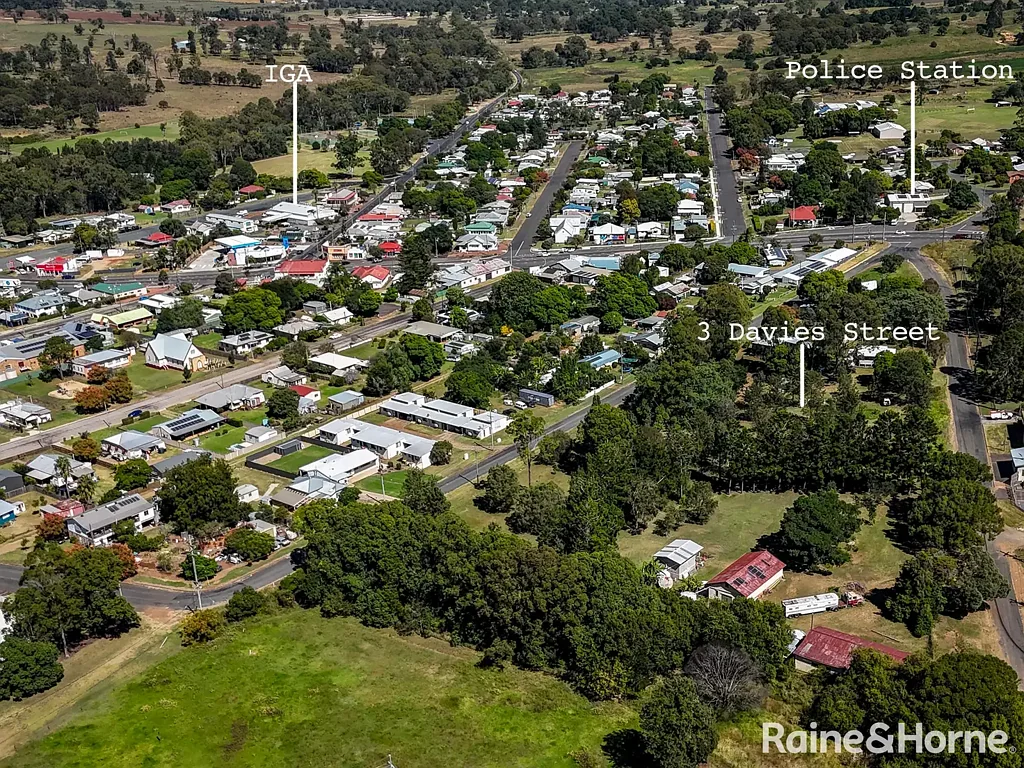 Yarraman 4chambre Two-dwelling property zoned for LOW IMPACT INDUSTRY