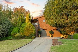 5 Ronald Avenue, Eden Hills