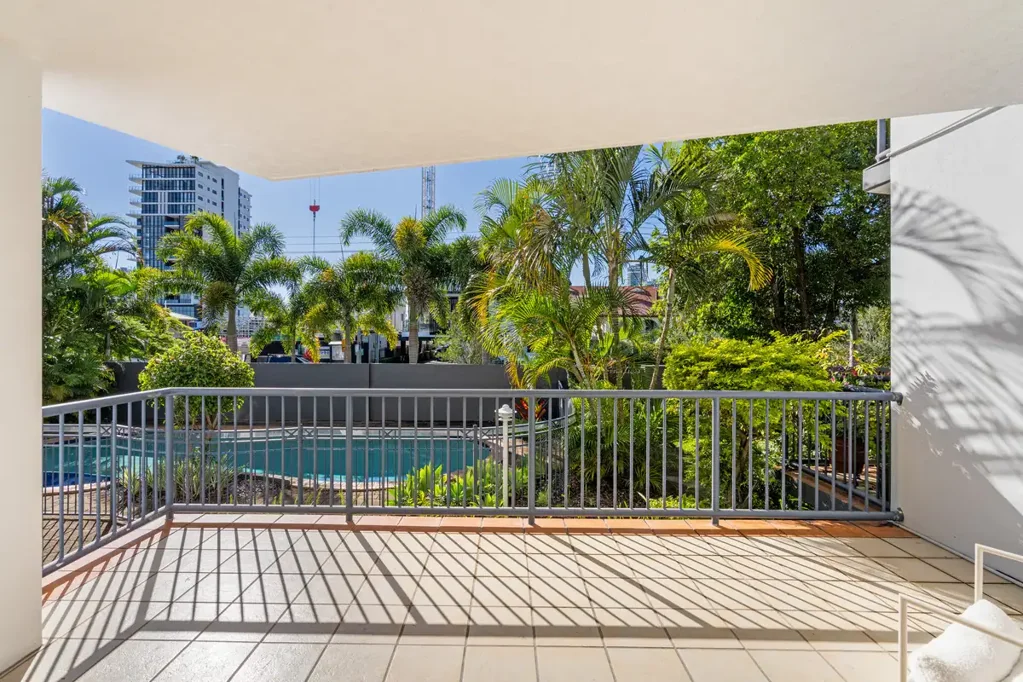 Surfers Paradise 2房  East Facing Ground Floor Apartment