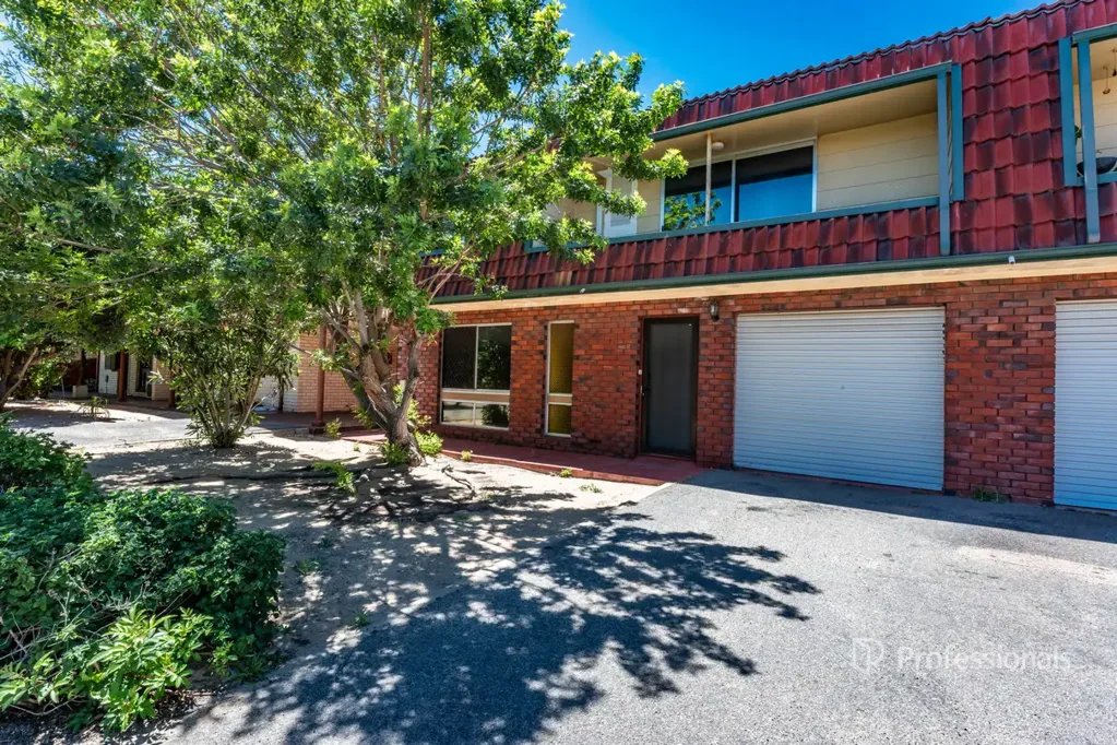 Double Story Townhouse in Quiet Complex