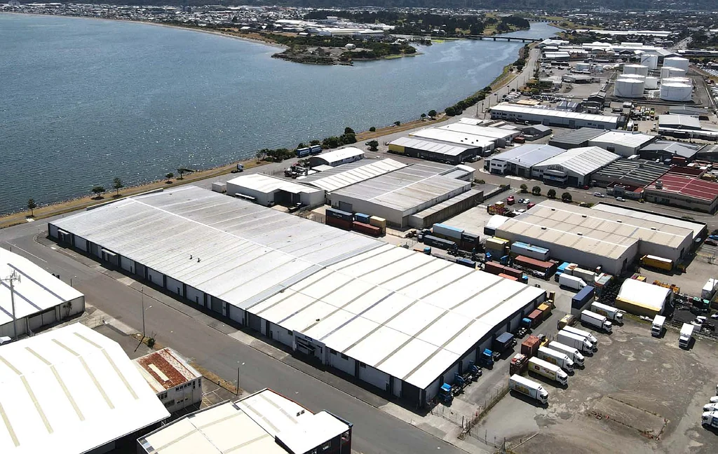Seaview Warehouse & office with harbour outlook