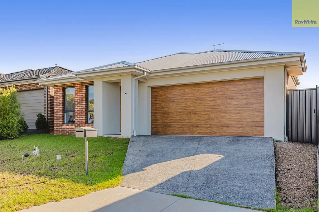 32 Simmons Drive, Bacchus Marsh, VIC 3340