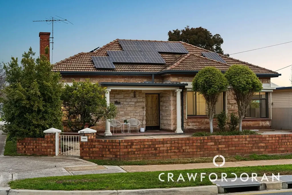 Woodville West 3房  Stone-fronted Style in Prized Family Pocket