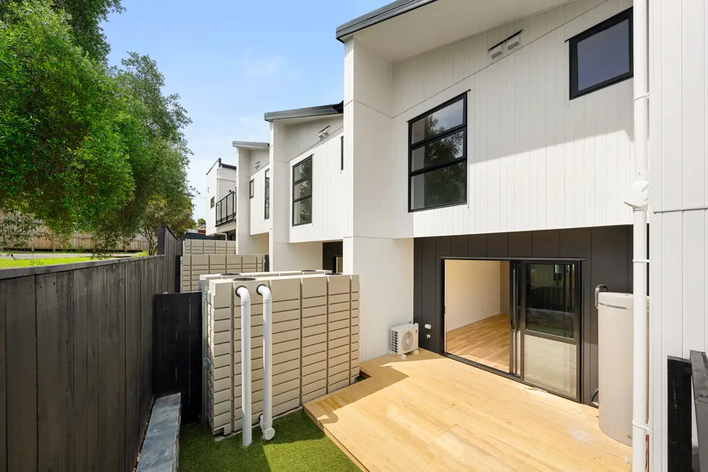 Mount Wellington 2कमरा Stylish Starter Homes // Move in Ready!!