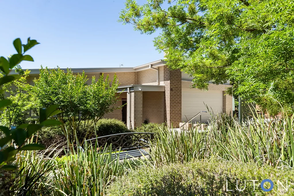 52 Faithfull Circuit, Kambah, ACT 2902