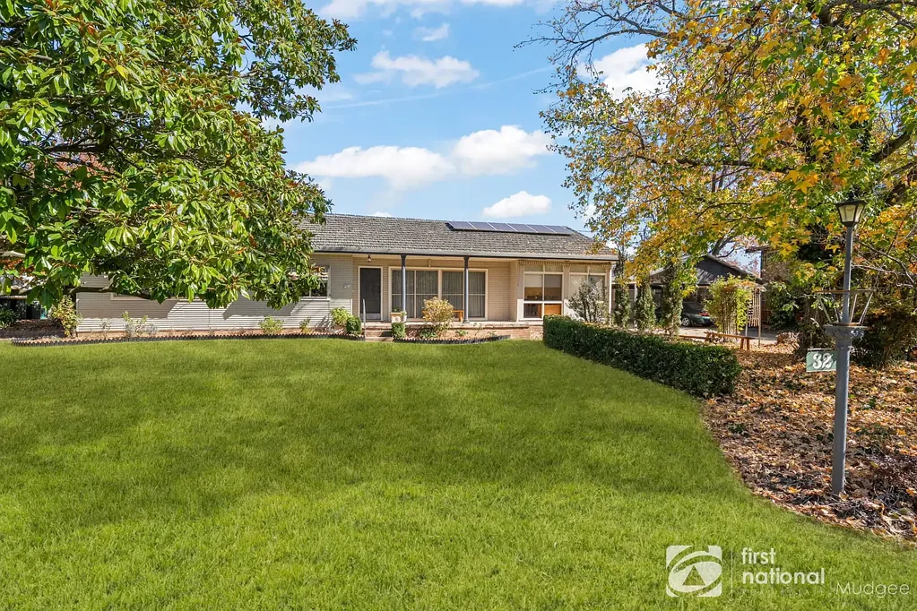 Mudgee 4房  DUAL LIVING OPPORTUNITY ON 1,391SQM IN LEAFY EAST MUDGEE