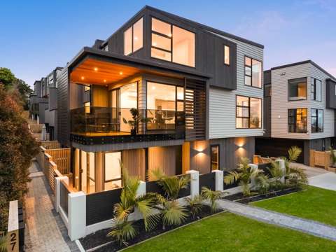 Mairangi Bay 4部屋 Walk distance to the beach! High standard home!