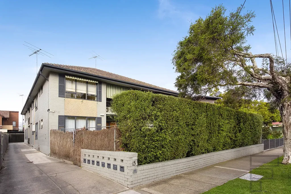 Well-Located 2 Bedroom Unit  | FLARE REAL ESTATE