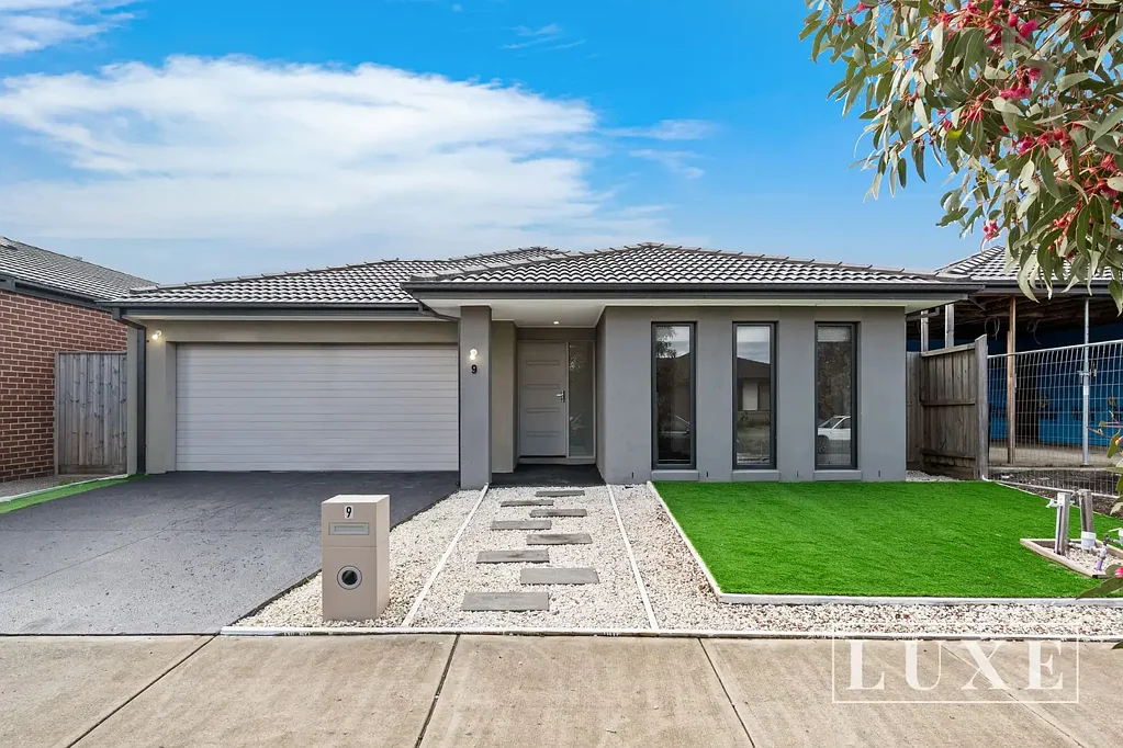 9 Pickering Street, Mickleham, VIC 3064