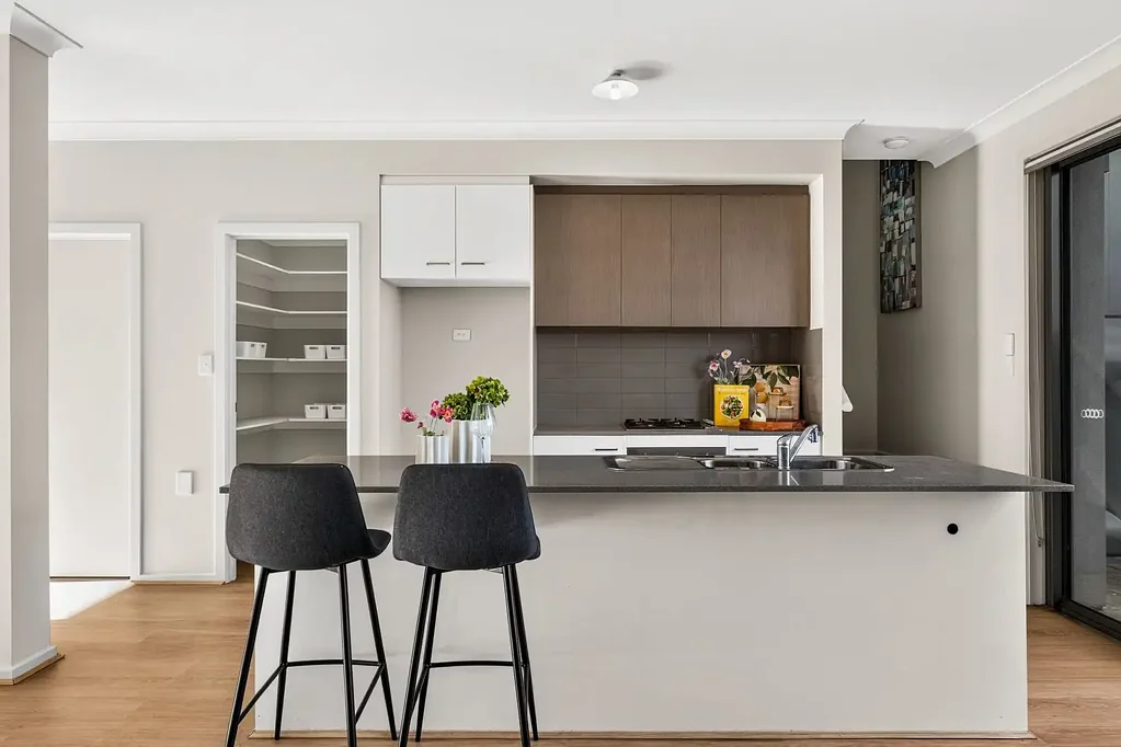Vale Park 3 Slaapkamer Modern Living Made Easy in Vale Park.