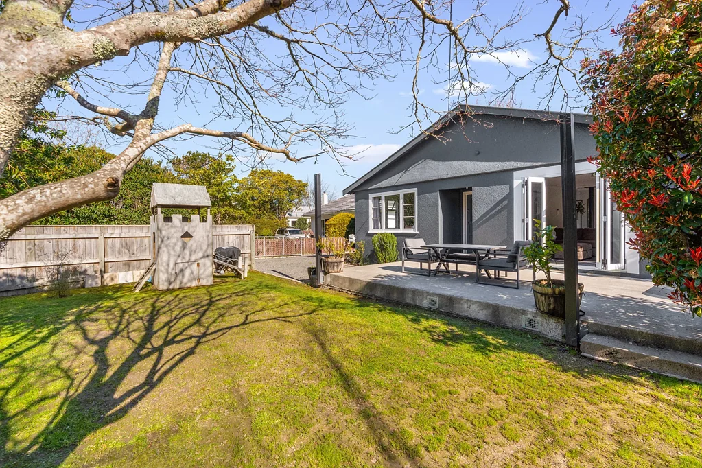 Greytown 2कमरा Top Location Packed with Potential