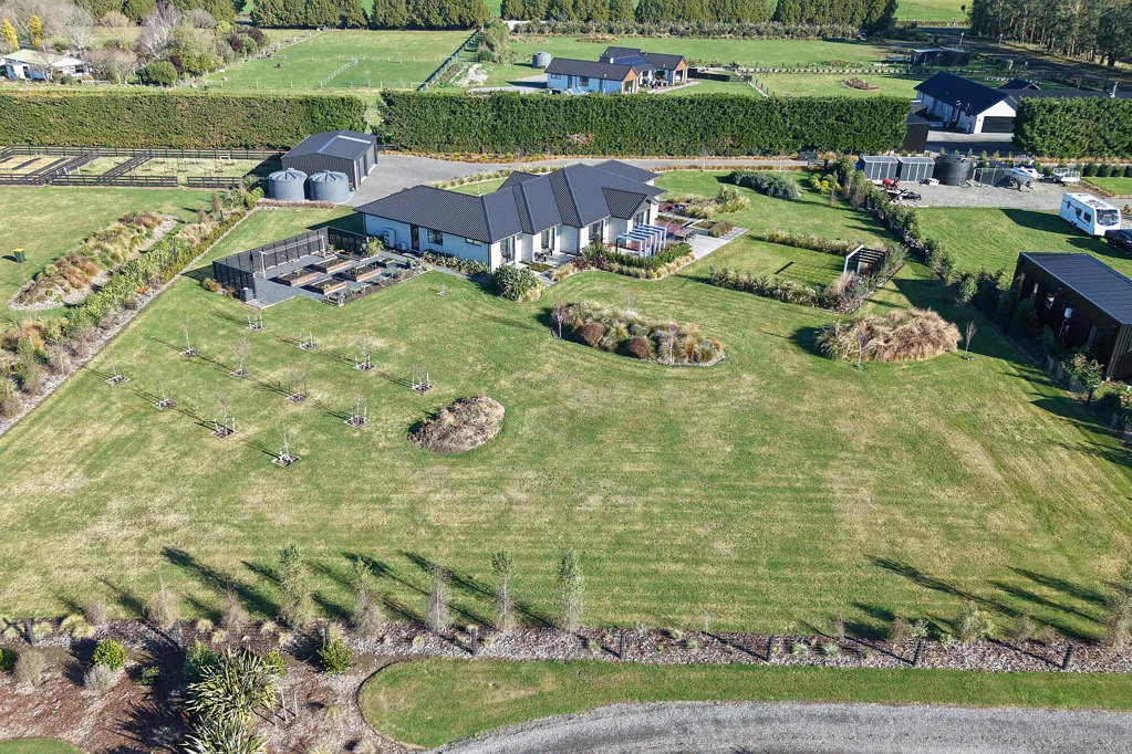 Darfield Executive lifestyle living at its finest