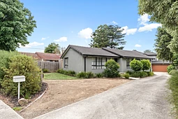 35 Barclay Avenue, Croydon