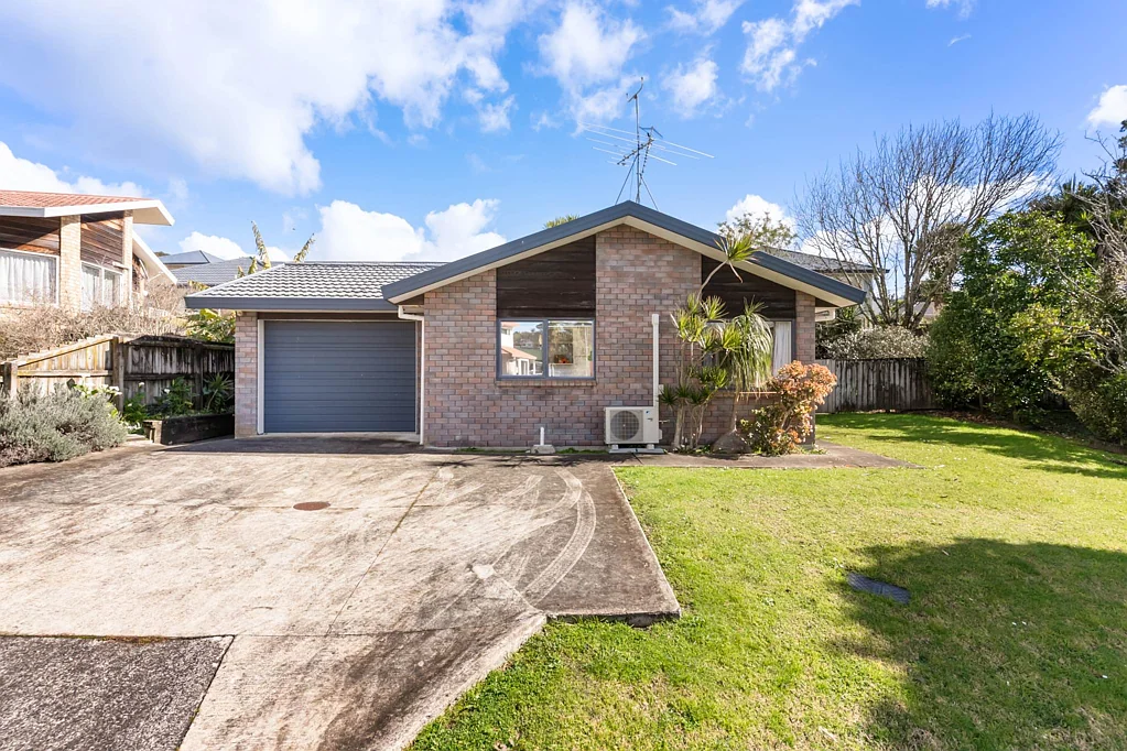 Glen Eden 3Moenga Brick Beauty In Superb Location