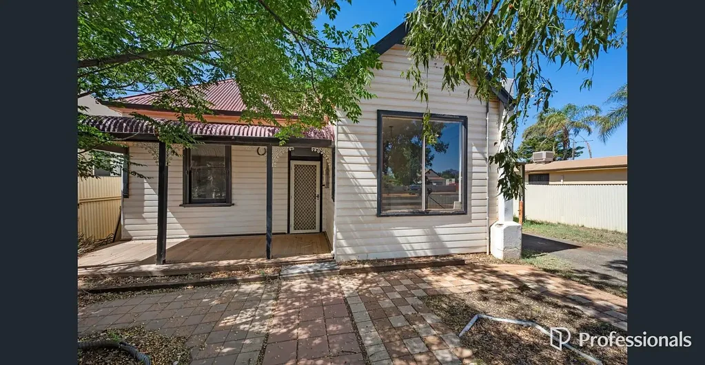 Cozy Cottage Living on Hopkins