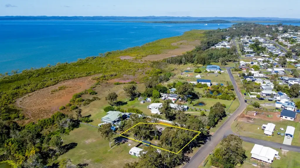 River Heads Oasis on the Sandy Straits