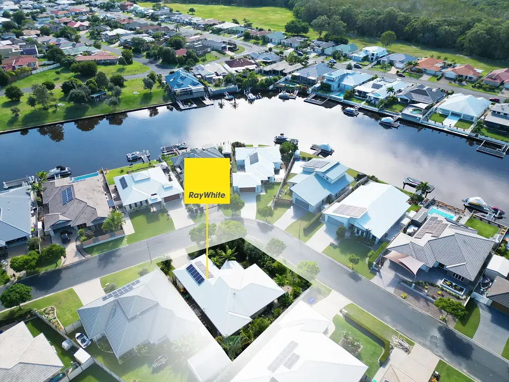 Bongaree 4Moenga Modern Living on Popular Pentas Island
