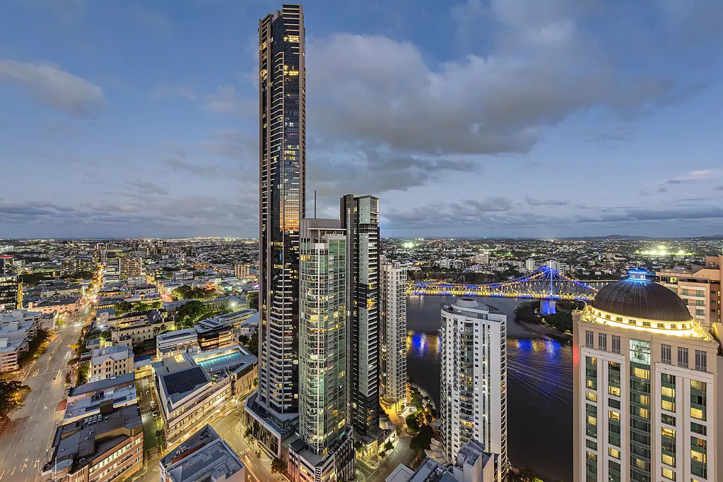 Brisbane City 2ਬੈੱਡਰੂਮ Prime Opportunity: High-Level Fully Furnished Apartment with 180-Degree River and City Views, Double Carpark and Double Storage