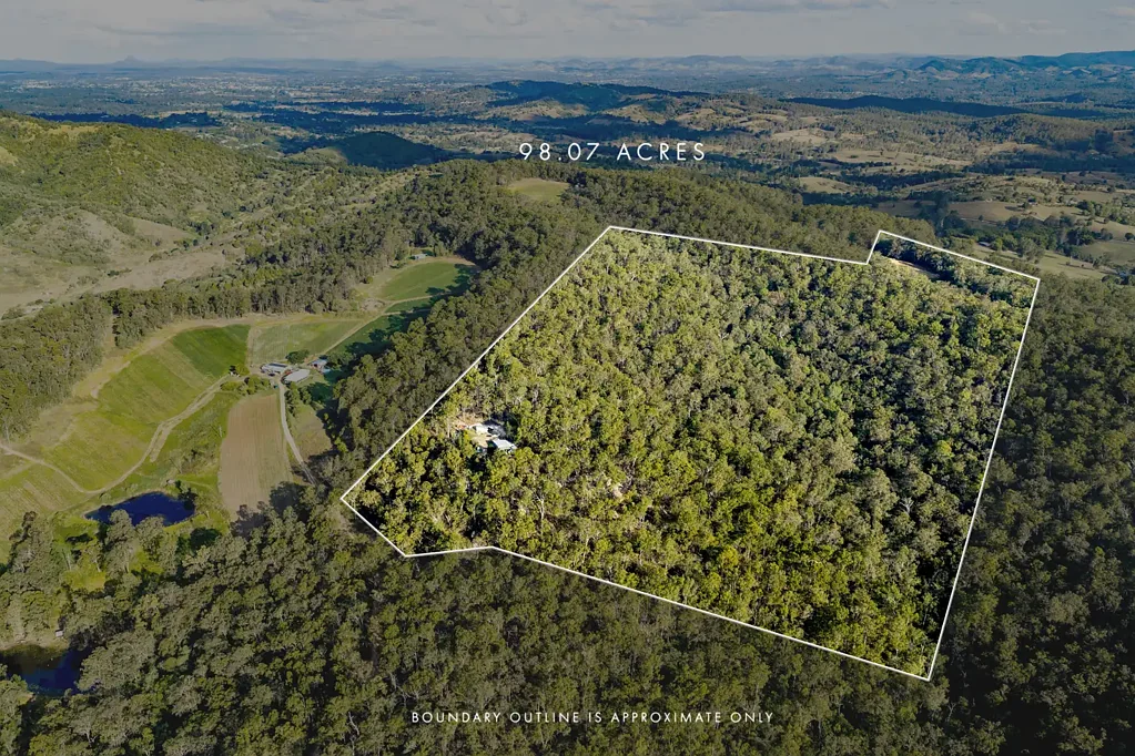 Curra Exceptional Acreage Opportunity in Elevated Curra