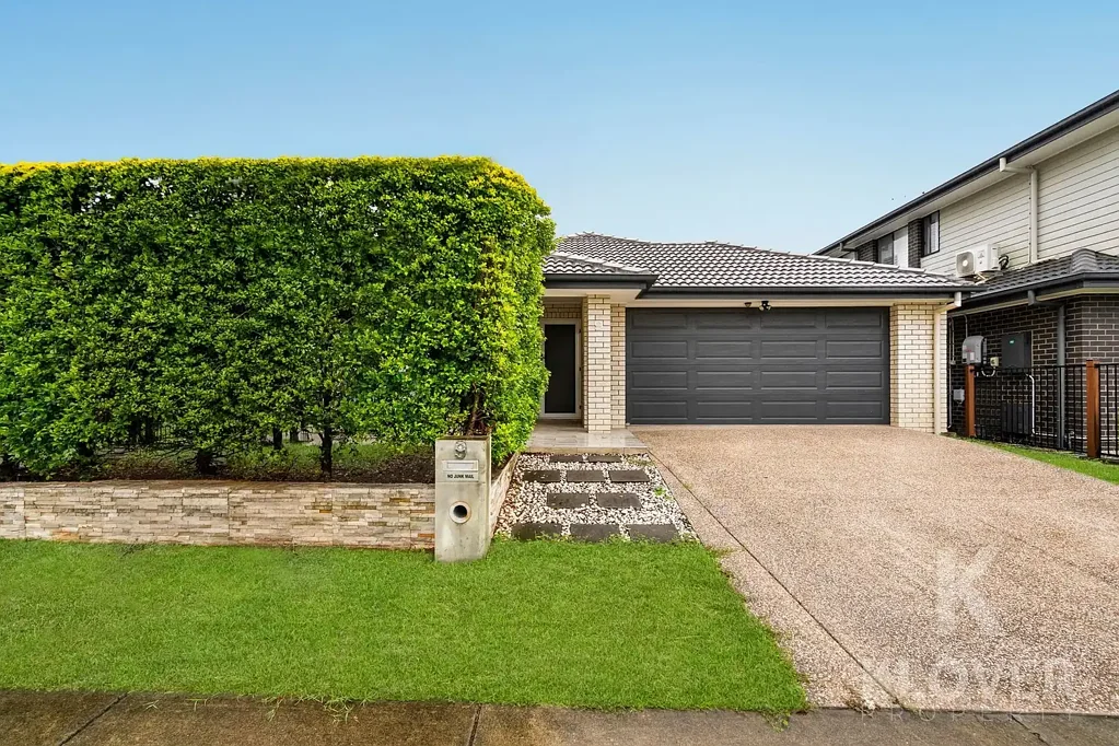 Mango Hill 4બેડરૂમ Stylish Family Home with Beautiful Indoor-Outdoor Living in Prime Mango Hill Location.