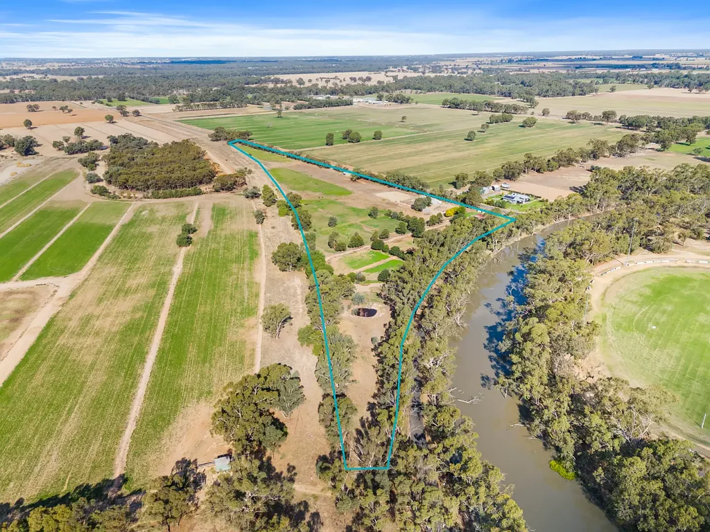 Nathalia 3ਬੈੱਡਰੂਮ UNIQUE HORSE E PROPERTY WITH LOADS TO OFFER