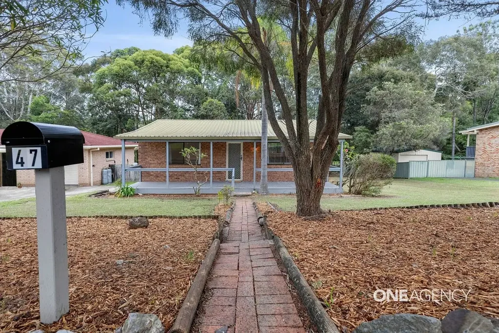 WELL-MAINTAINED TWO-BEDROOM HOME IN A CENTRAL COASTAL POCKET