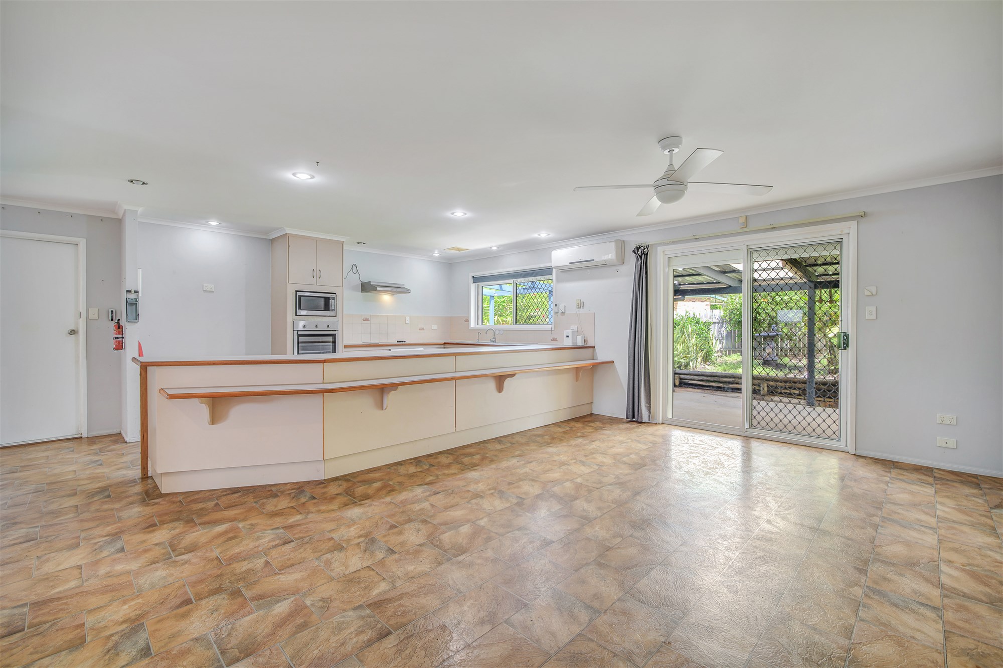 4 CARPENTARIA CL, CLINTON QLD 4680, 0房, 0浴, House