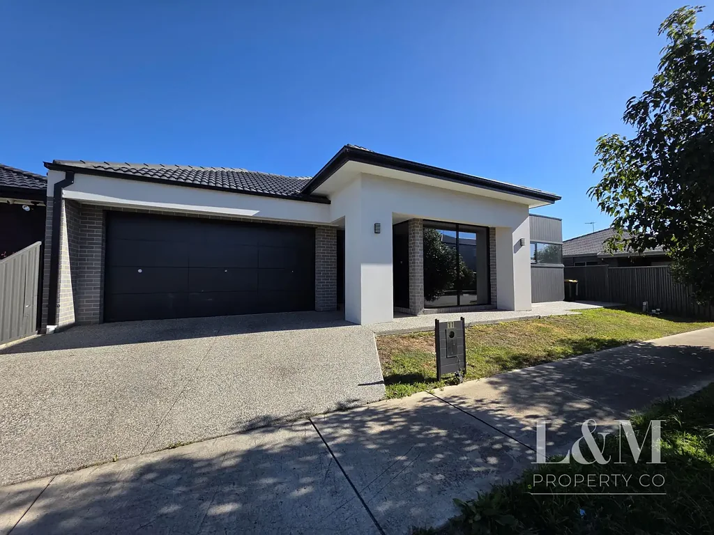 Beautiful Home In The Cloverton Estate.