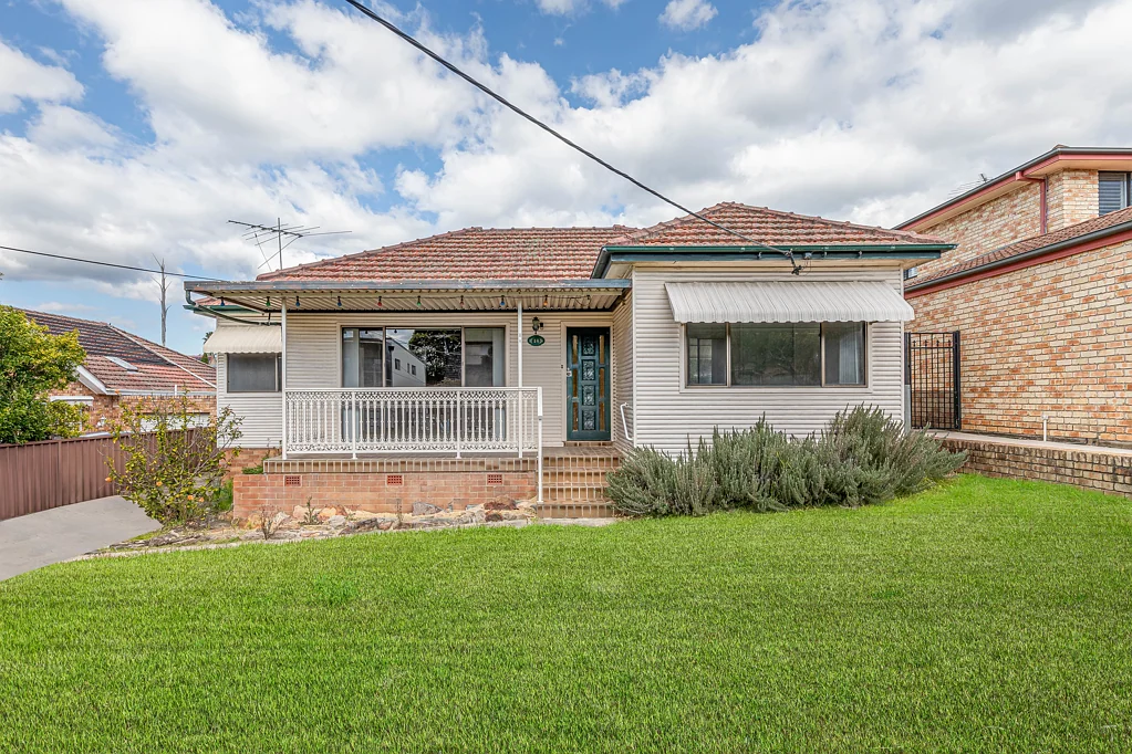 18 Stretham Avenue, Picnic Point, NSW 2213