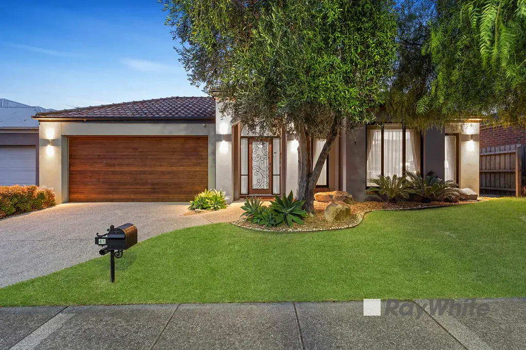 41 Domain Drive, Berwick, VIC 3806