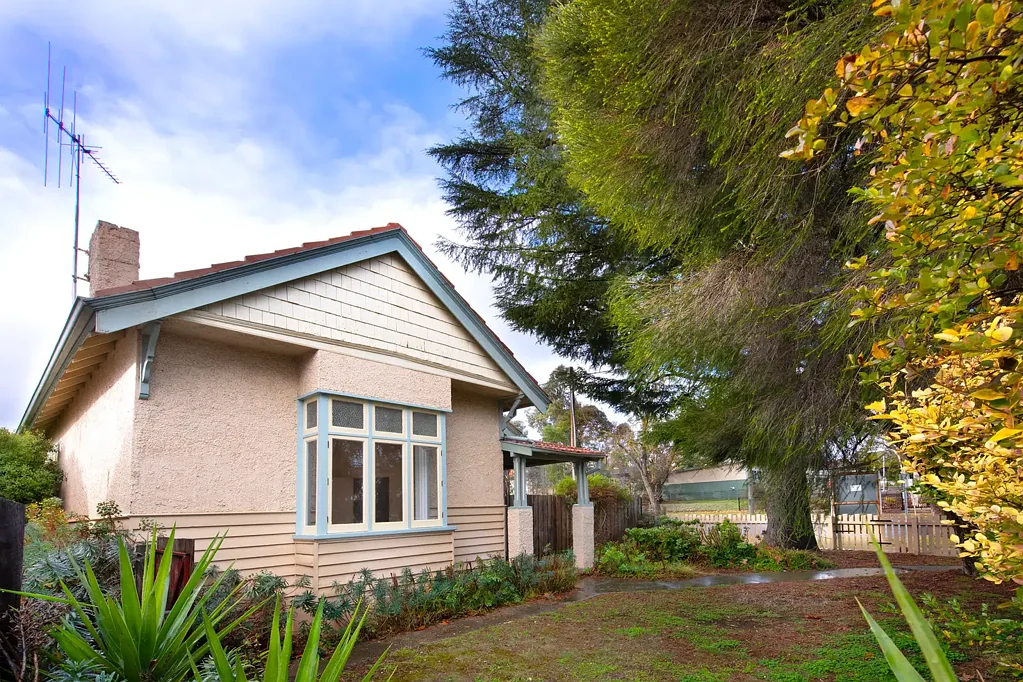 Castlemaine 3 Bedroom Classic Edwardian with a fresh finish in central Castlemaine – c1920s