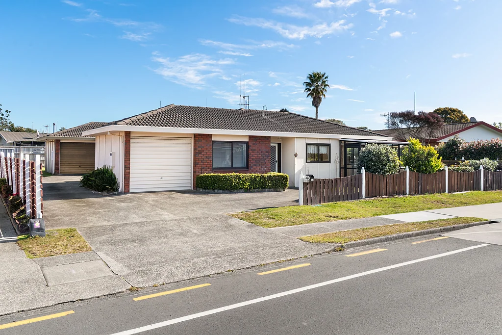 Mount Maunganui 2房  Opportunity Knocks!