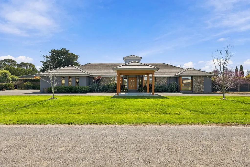 Sale 5બેડરૂમ Architectural Excellence, Resort-Style Living & Exceptional Space