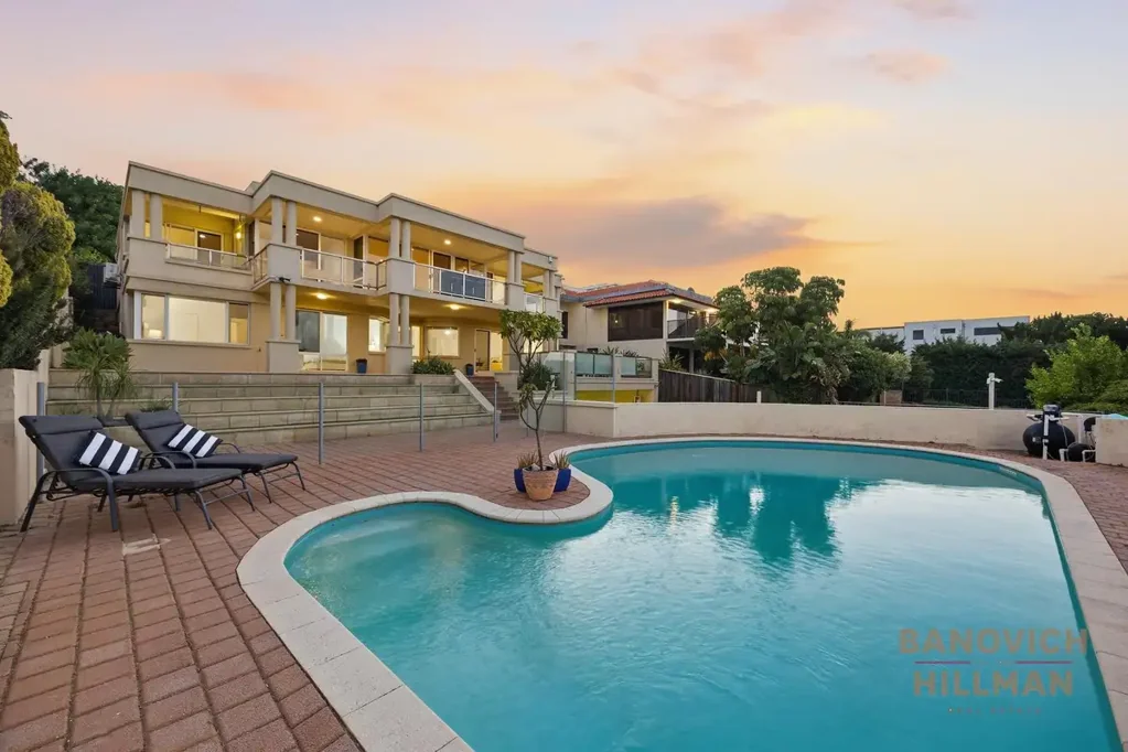 Attadale 5ห้องนอน SPACIOUS RIVERSIDE FAMILY HOME