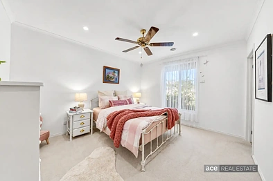 29 Jared Road, Altona Meadows, VIC 3028, 3 slaapkamers, 2 badkamers, House
