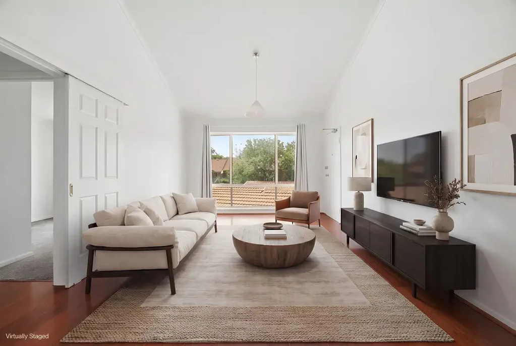 Narrabundah 3બેડરૂમ Resort-Style Apartment with Pool, Tennis Court & Flexible Loft Living