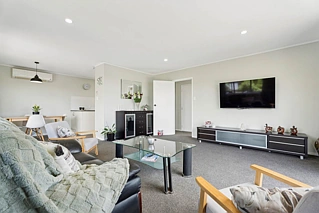 1/55 Lewisham Street, Highland Park, Manukau City