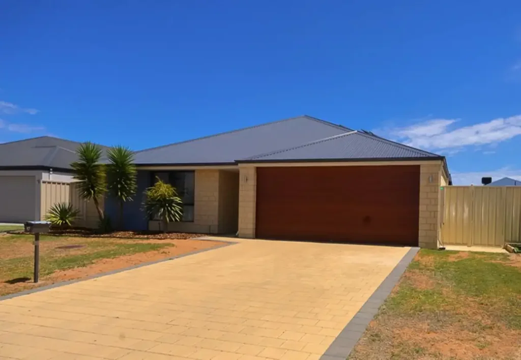 Spacious 5-Bedroom Family Home!