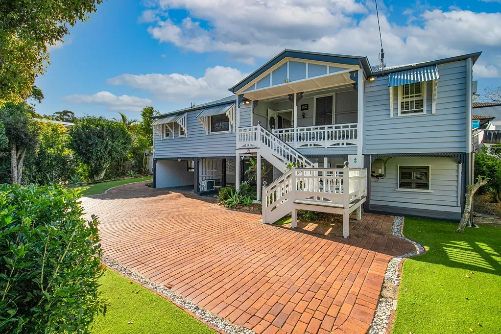 Taringa 4房  角色, 舒适, 通用性 - Indooroopilly 学校招生范围！ Character, Comfort, Versatility - Indooroopilly Schools Catchment!