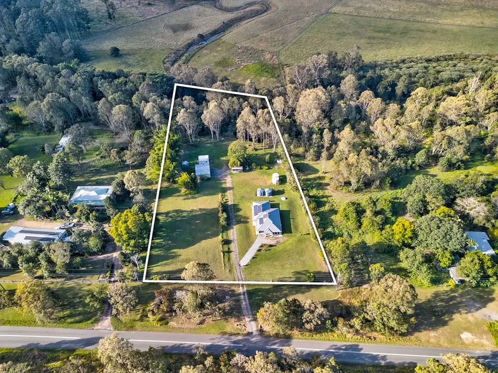 Royston  Modern Lifestyle Property Between Kilcoy & Woodford ⭐