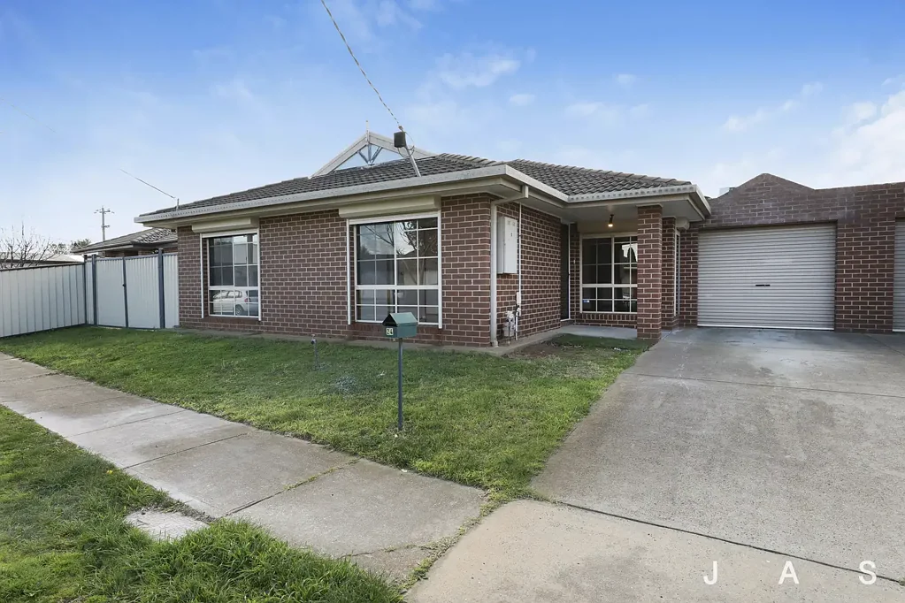 Comfortable Living in a Quiet Werribee Pocket
