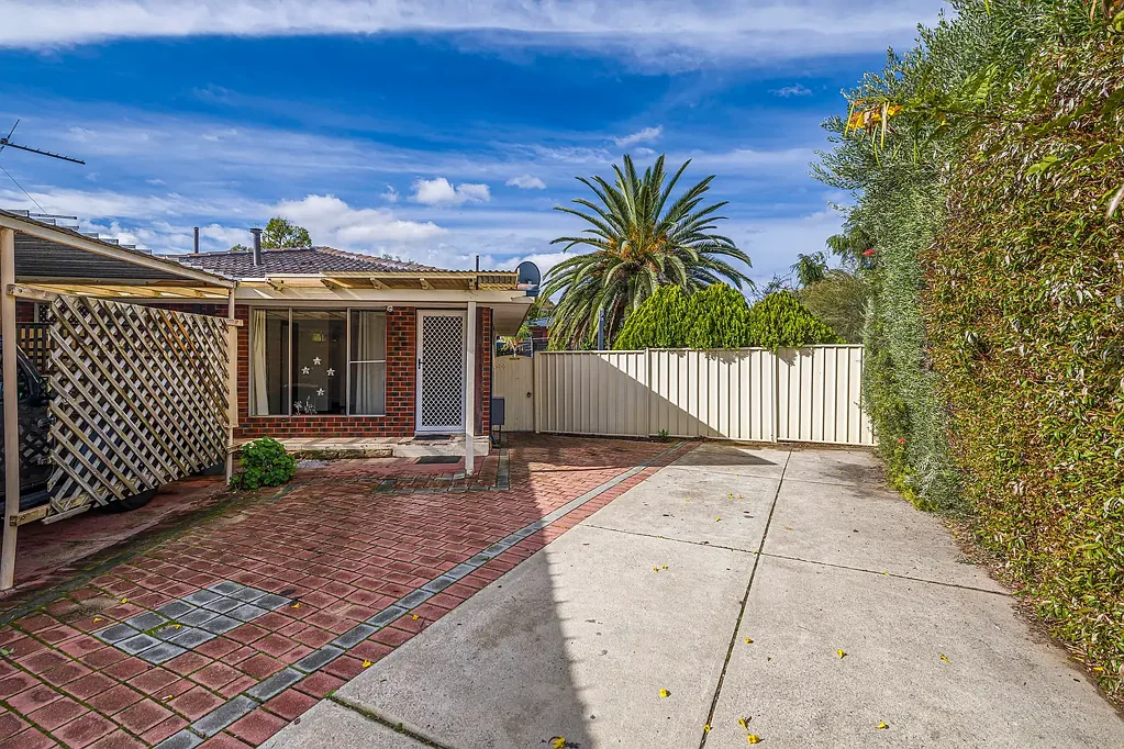 Duplex in Central Greenwood