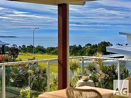 26 Torquay Circuit, Red Head