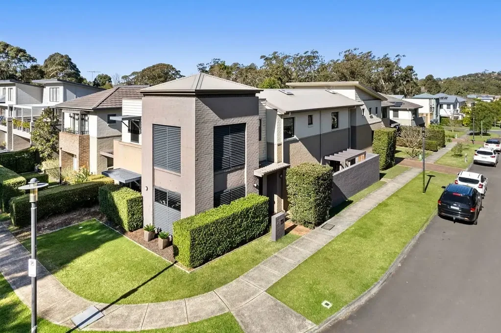 Contemporary Family Living in the Heart of Shearwater Estate