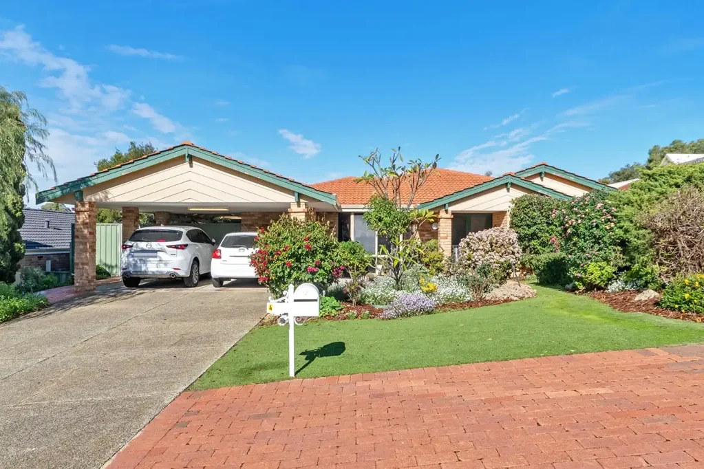 Connolly 4ਬੈੱਡਰੂਮ Family Living in a Prime Golf Course Precinct