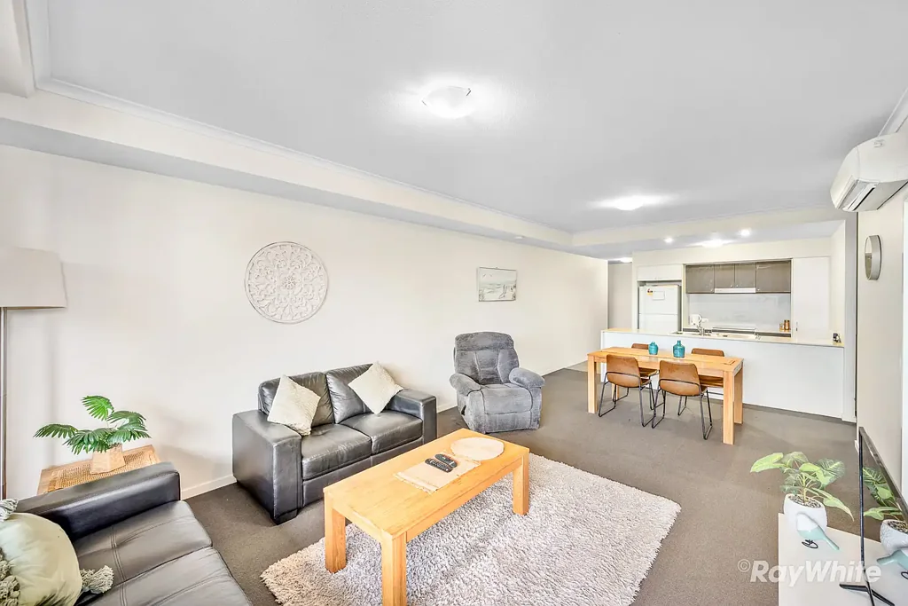 Gladstone Central 2chambre WHERE PRESENTATION MEETS CONVENIENCE!