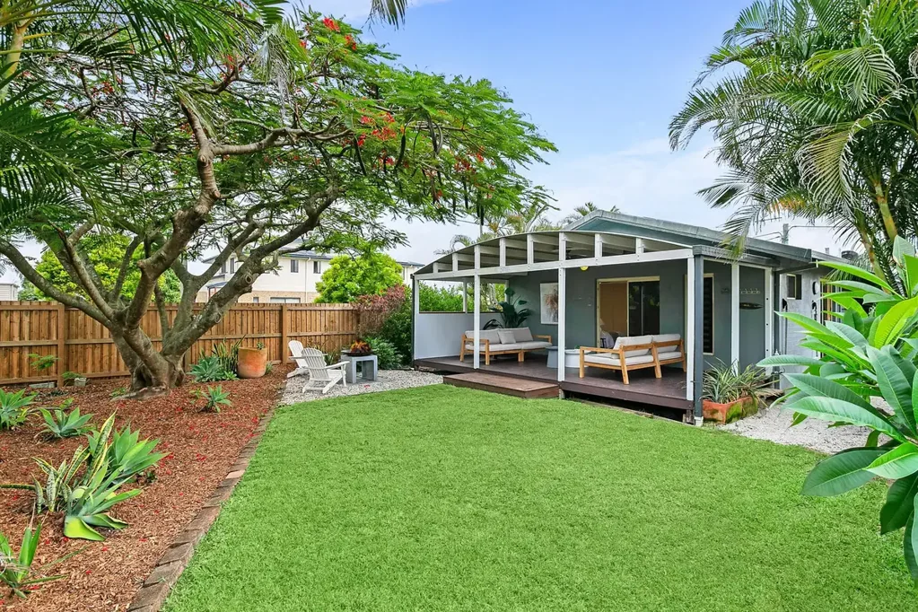 Your Bilinga Beach Haven Awaits - Fully Furnished