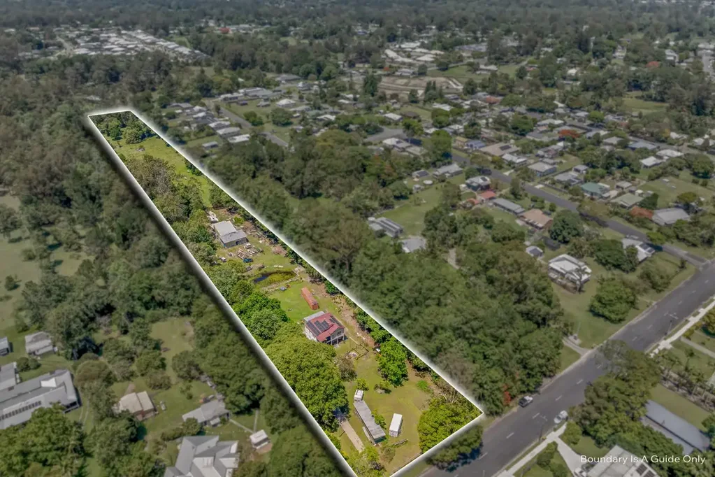 Woodford 4房 宽敞地块多功能 10个棚车库 独立楼下居 马匹牧场佳 短途达镇中 Spacious Woodford Living with Sheds, Paddock and Endless Potential