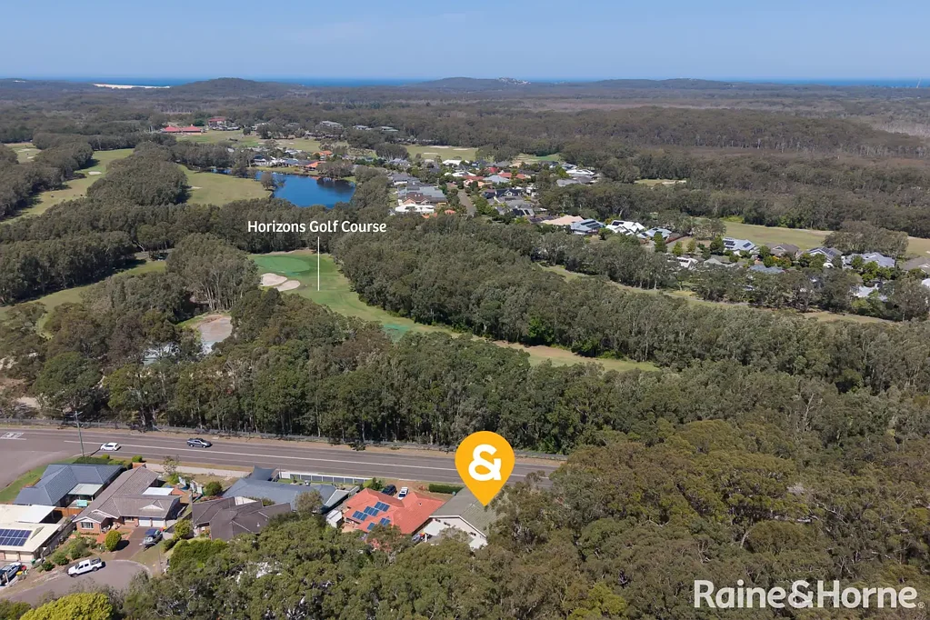 Salamander Bay 3Moenga Spacious Duplex Living Beside Bushland Reserve