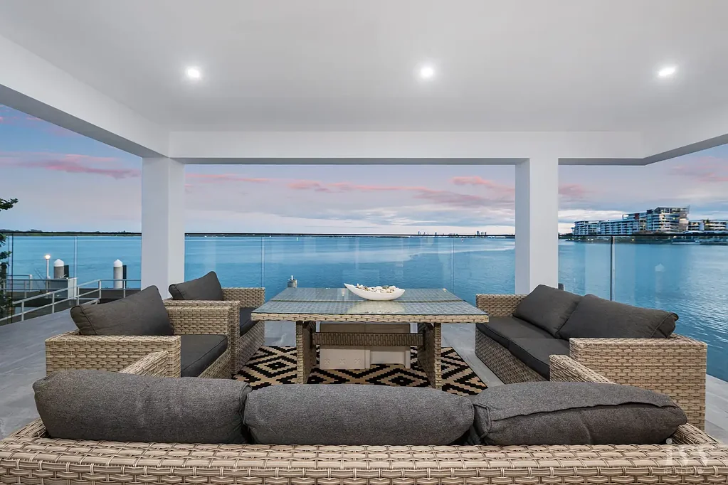 Paradise Point 5Kwarto Panoramic Views and Exquisite Absolute Broadwater Frontage
